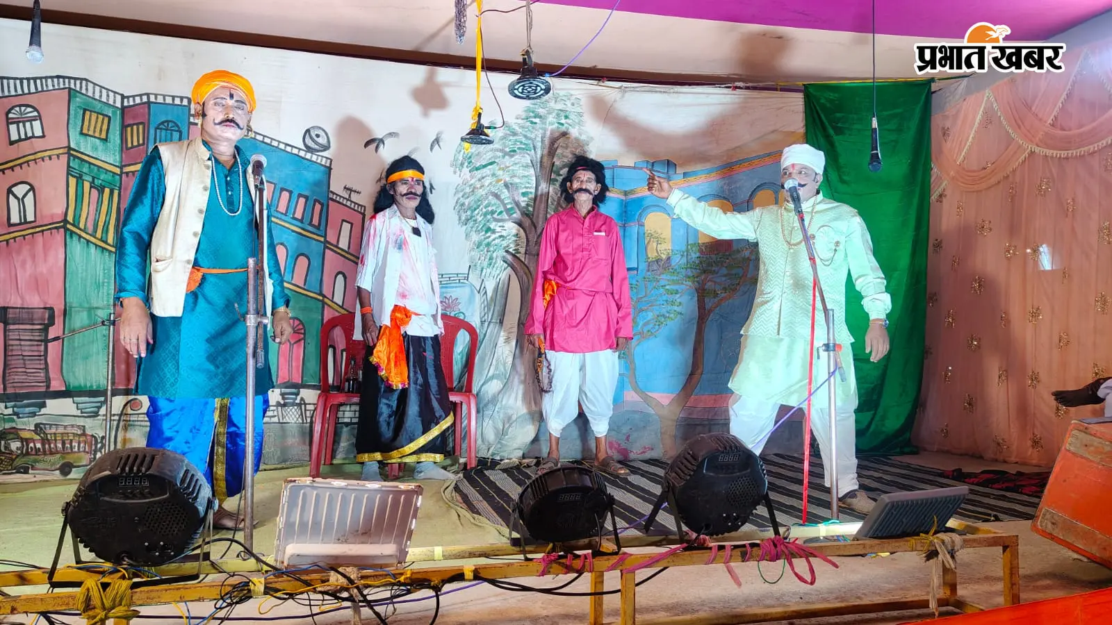 दुर्गापूजा पर बगदा में सजा नाटक का मंच, स्थानीय कलाकारों ने ‘पराजय’ से जीता दर्शकों का दिल