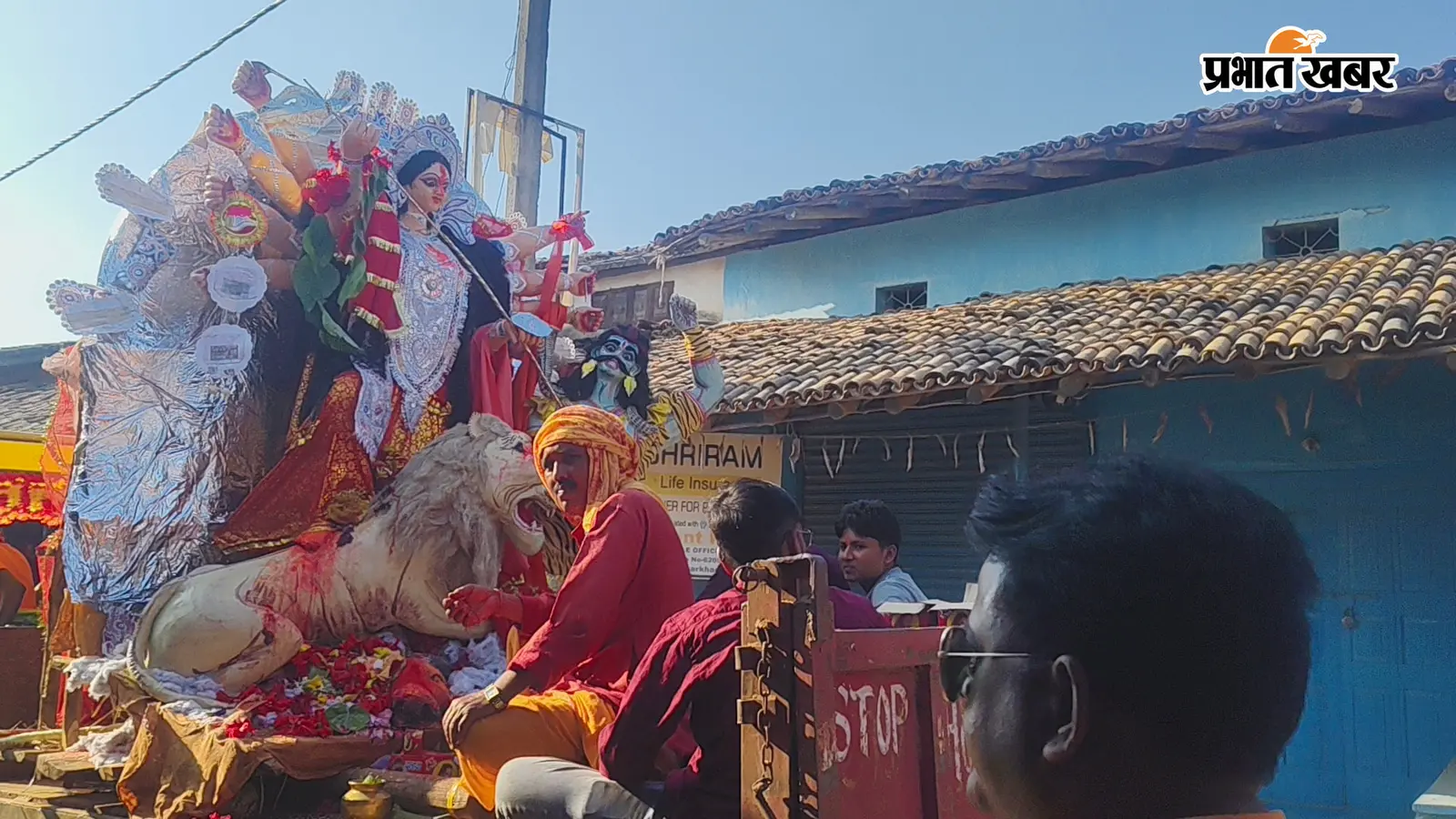 बड़गड़ में जयकारों के बीच मां दुर्गा को नम आंखों से दी विदाई