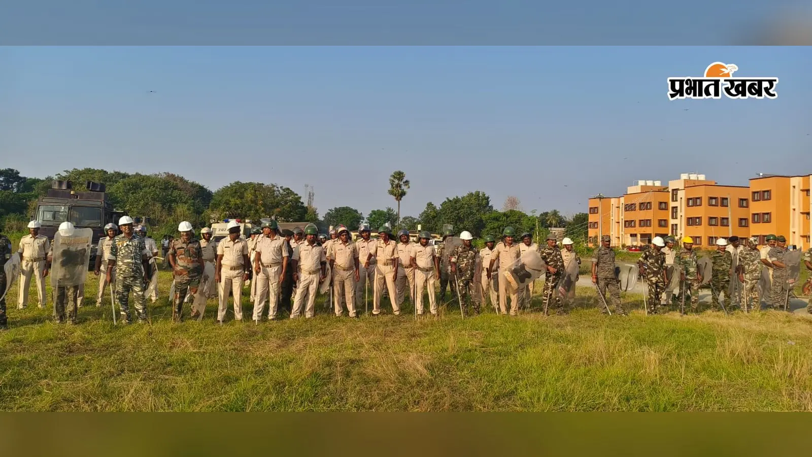 दुर्गा पूजा में उपद्रवियों से निपटने को तैयार साहिबगंज पुलिस, पुलिस लाइन में जवानों ने किया एंटी रॉयट मॉक ड्रिल
