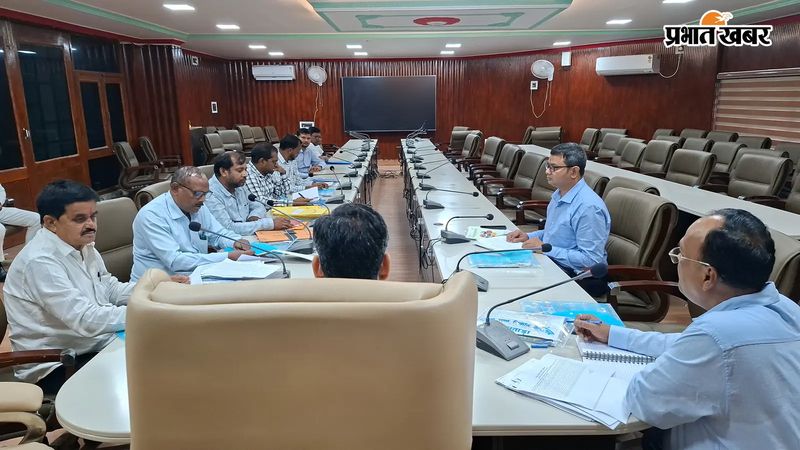 जामताड़ा में पशुधन योजना के लाभुकों का चयन एक सप्ताह में होगा पूरा, डीसी ने अधिकारियों को दिया निर्देश