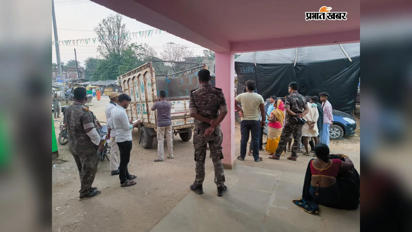 हंसडीहा-देवघर मुख्य मार्ग पर कार-बाइक की टक्कर, सात साल के मासूम की मौत; पिता समेत तीन घायल
