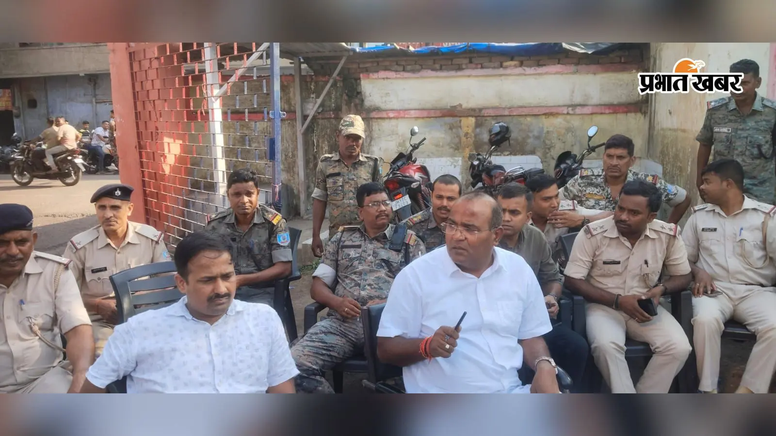 त्योहारी रौनक के बीच कतरास में प्रशासन अलर्ट, पंडालों की सुरक्षा पर विशेष नजर