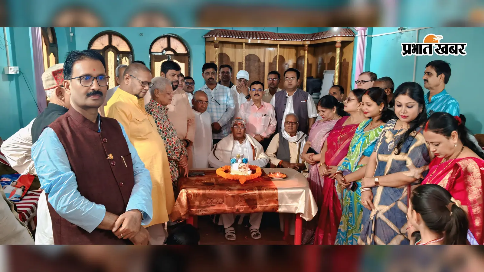 पूर्व मंत्री रामचंद्र केसरी ने 91वां जन्मदिन मनाया, गरीब महिलाओं के बीच बांटी साड़ी और मिठाई