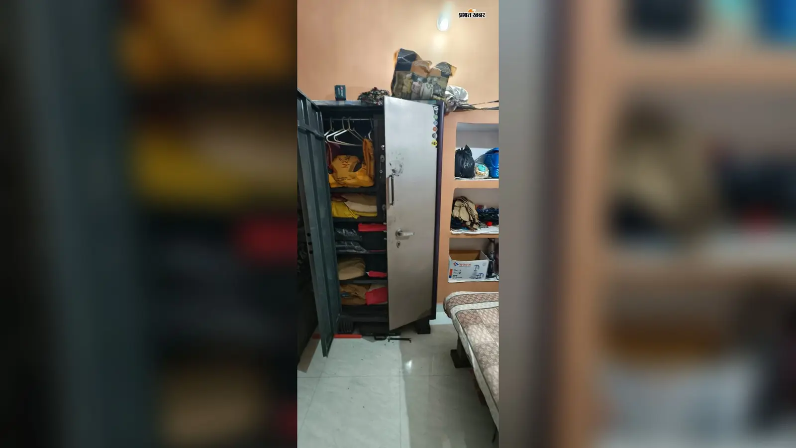 डाड़ी में कांस्टेबल के बंद घर से 12 लाख के जेवरात चोरी, फिंगरप्रिंट विशेषज्ञ और डॉग स्क्वायड ने की जांच