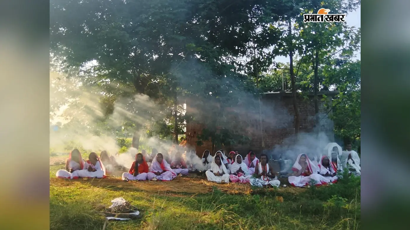 दूधकेवरा में दिसोम जाहेरगाड़ का 14वां स्थापना दिवस, धर्म-संस्कृति से जुड़े रहने का संदेश