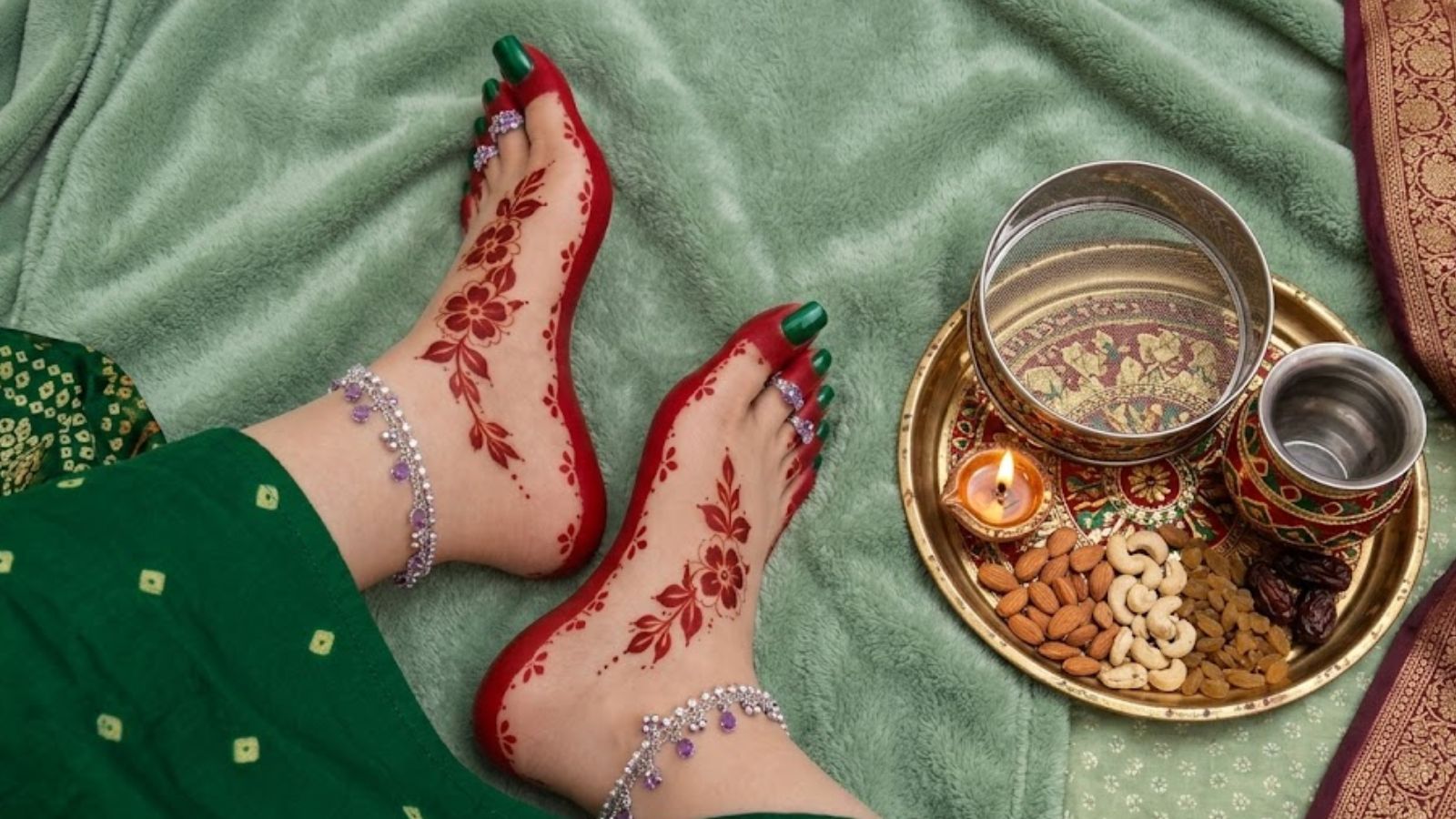 फूलों वाला आलता डिजाइन