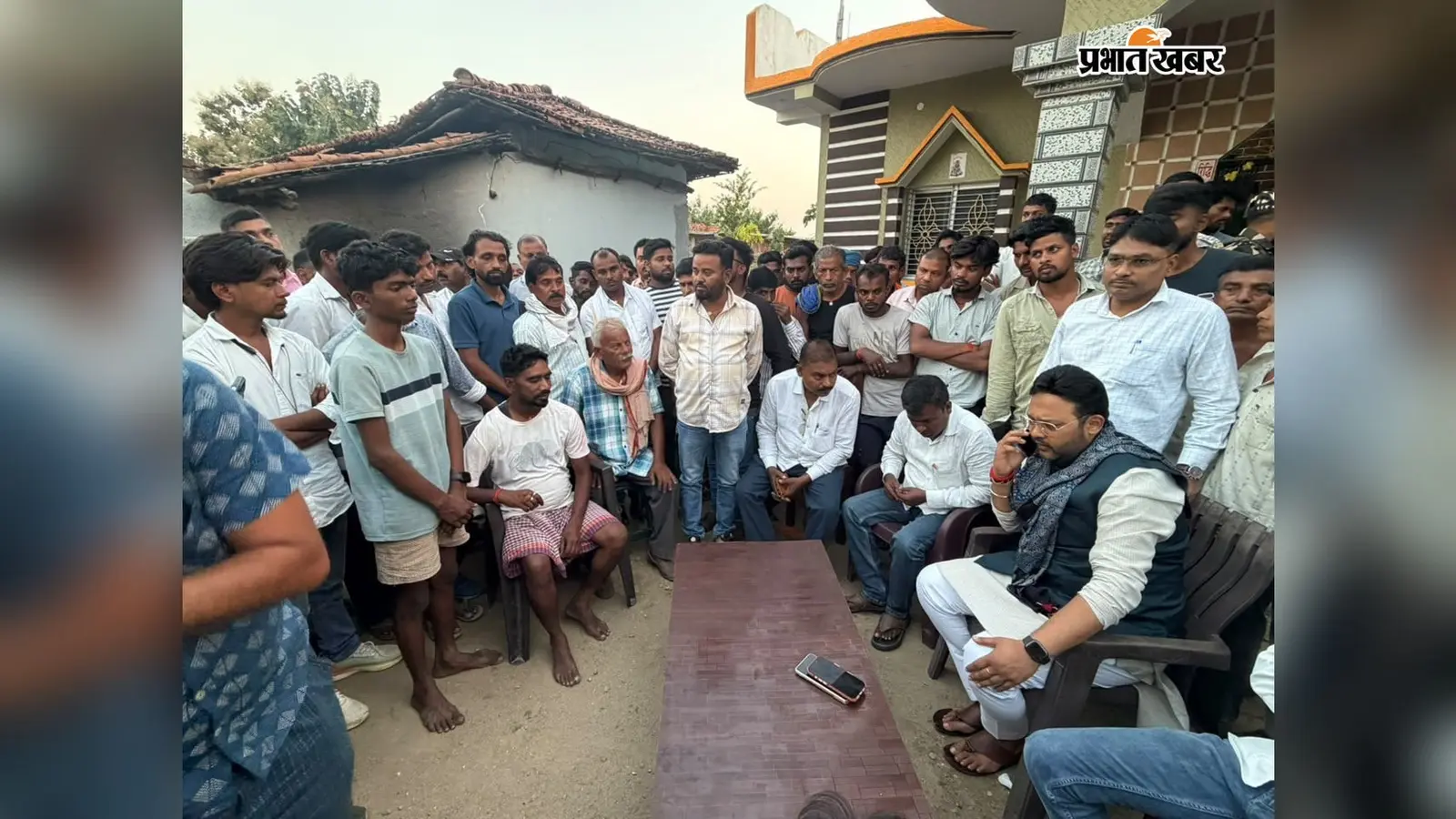 Palamu News: गीता देवी के परिजनों से मिले प्रशांत किशोर, अंतिम संस्कार के लिए दिए ₹20 हजार
