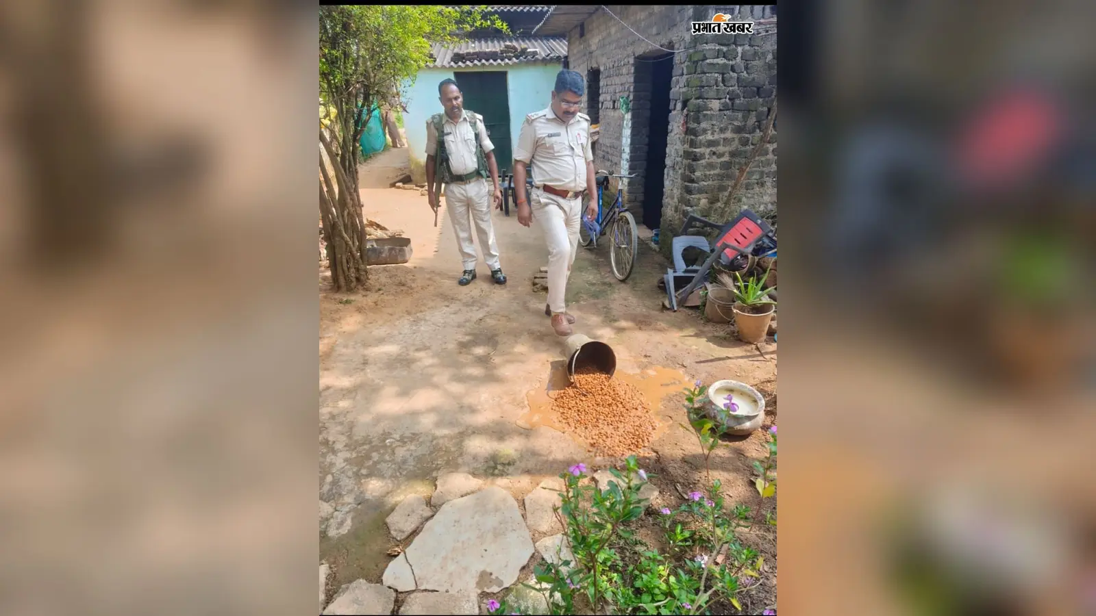 सिमडेगा में शराब के अवैध कारोबार पर पुलिस की सख्ती, एक सप्ताह में 275 किलो जावा महुआ नष्ट