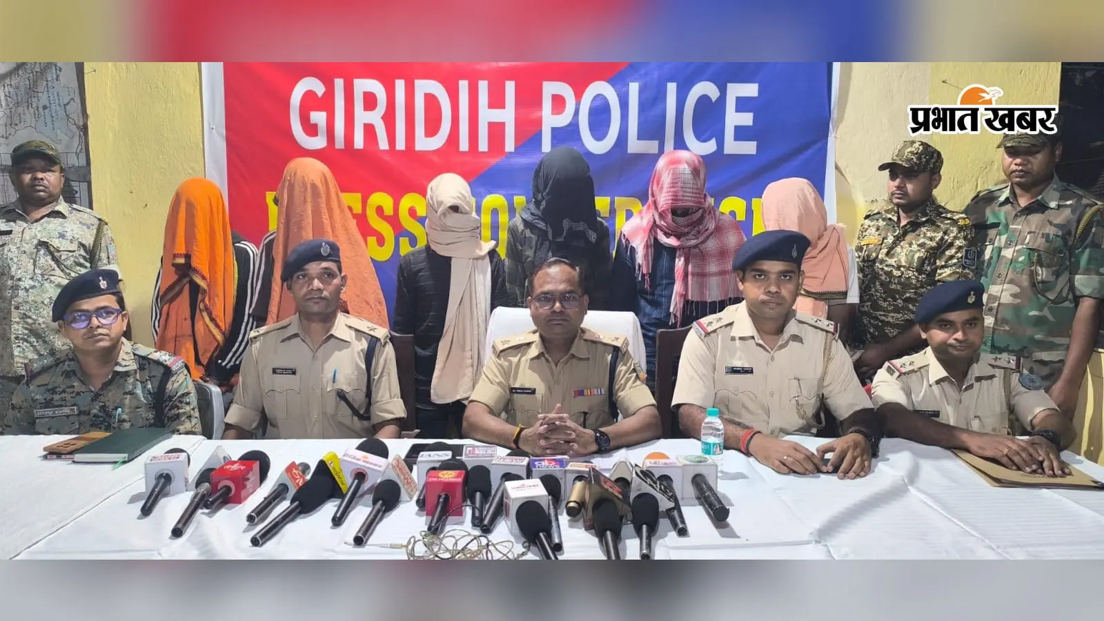 Watch Video: गिरिडीह पुलिस के हत्थे चढ़े शातिर चोर, ट्रकों से बैटरी चुराने वाले गिरोह का पर्दाफाश