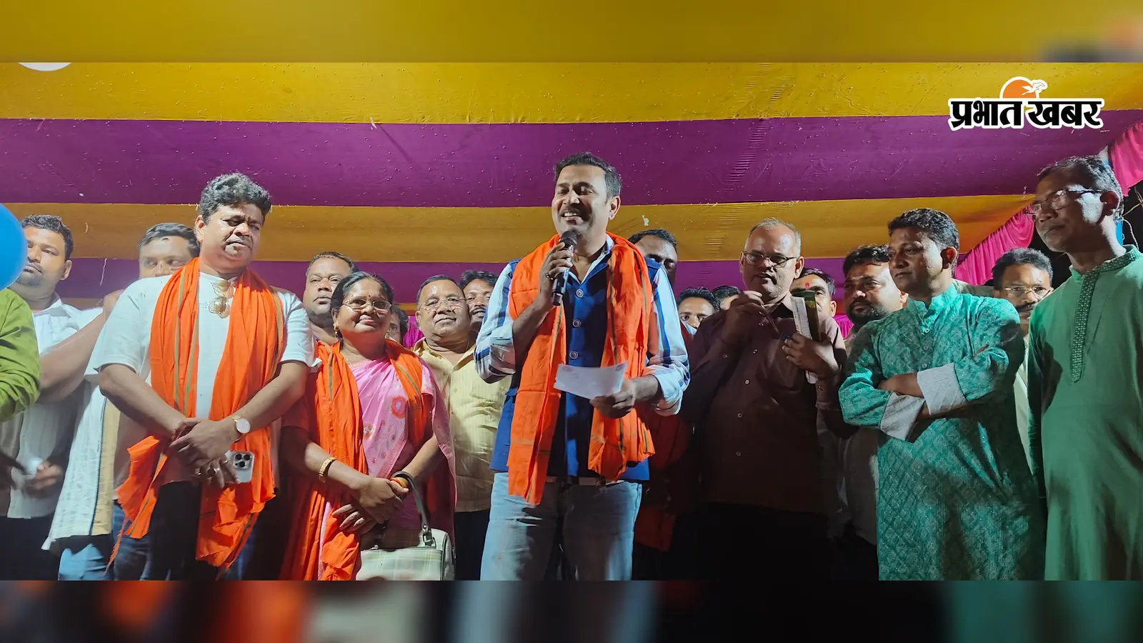 Watch Video : 30 फीट के रावण को सुदेश महतो ने रॉकेट छोड़कर किया दहन, बोले - अन्याय और अहंकार को स्वीकार न करें