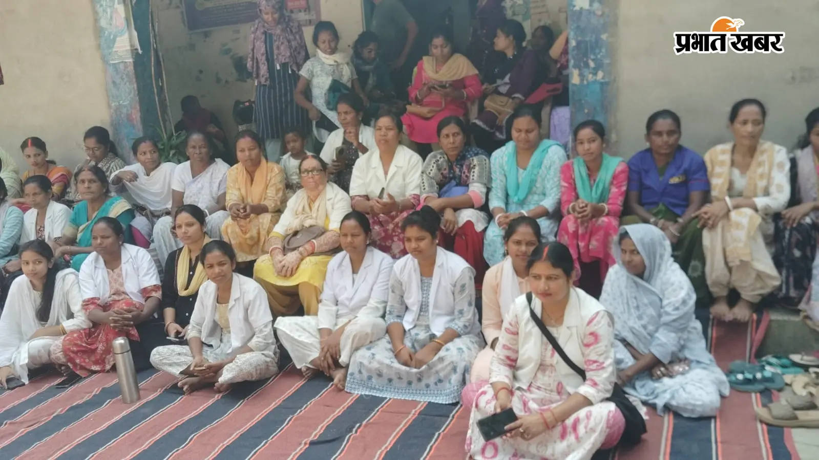 वीडियो वायरल होने के बाद एंबुलेंस चालक बर्खास्त, मनिका में अनिश्चितकालीन हड़ताल
