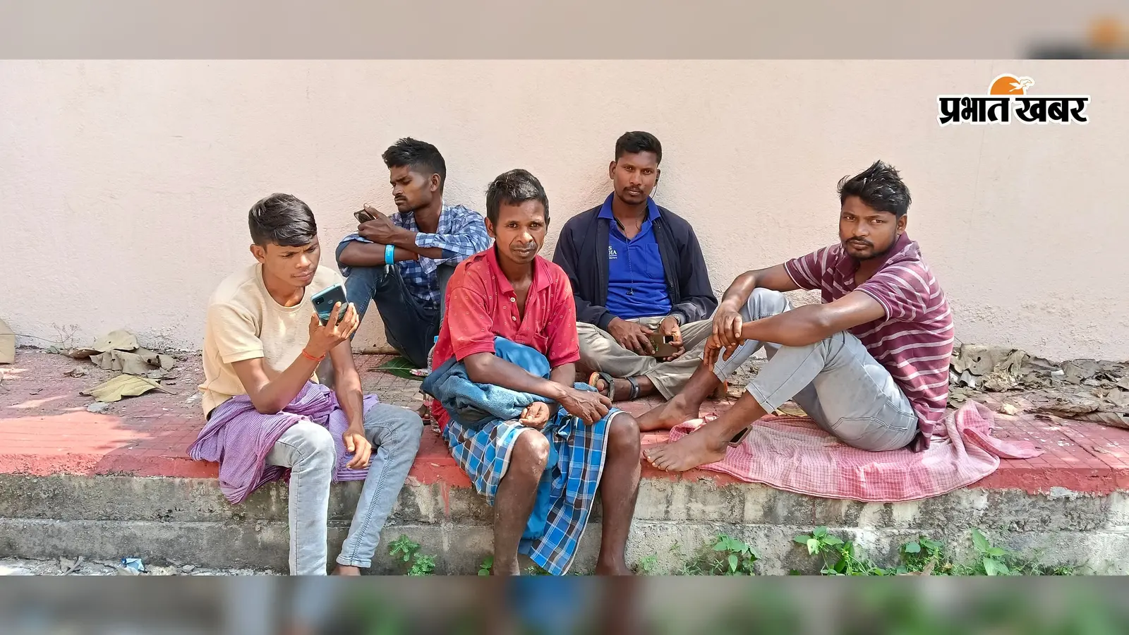 दुर्गापूजा की छुट्टी में घर आई छात्रा का जंगल में पेड़ से लटका मिला शव,  जांच में जुटी पुलिस