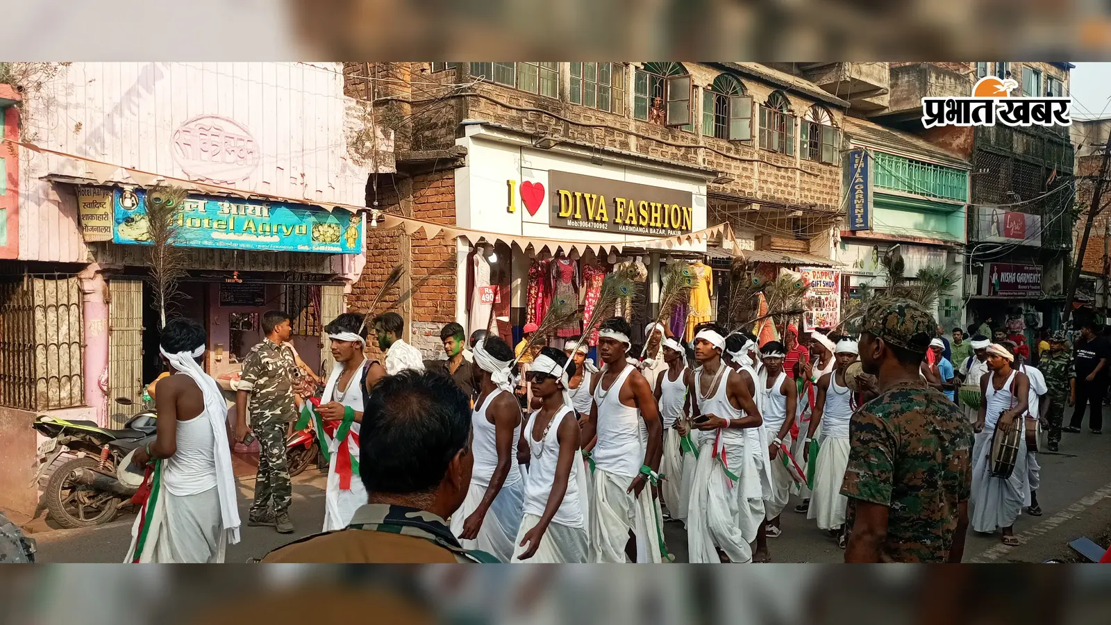 पाकुड़ की सड़कों पर उतरी संथाली संस्कृति, पारंपरिक दासाय नृत्य ने खींचा लोगों का ध्यान