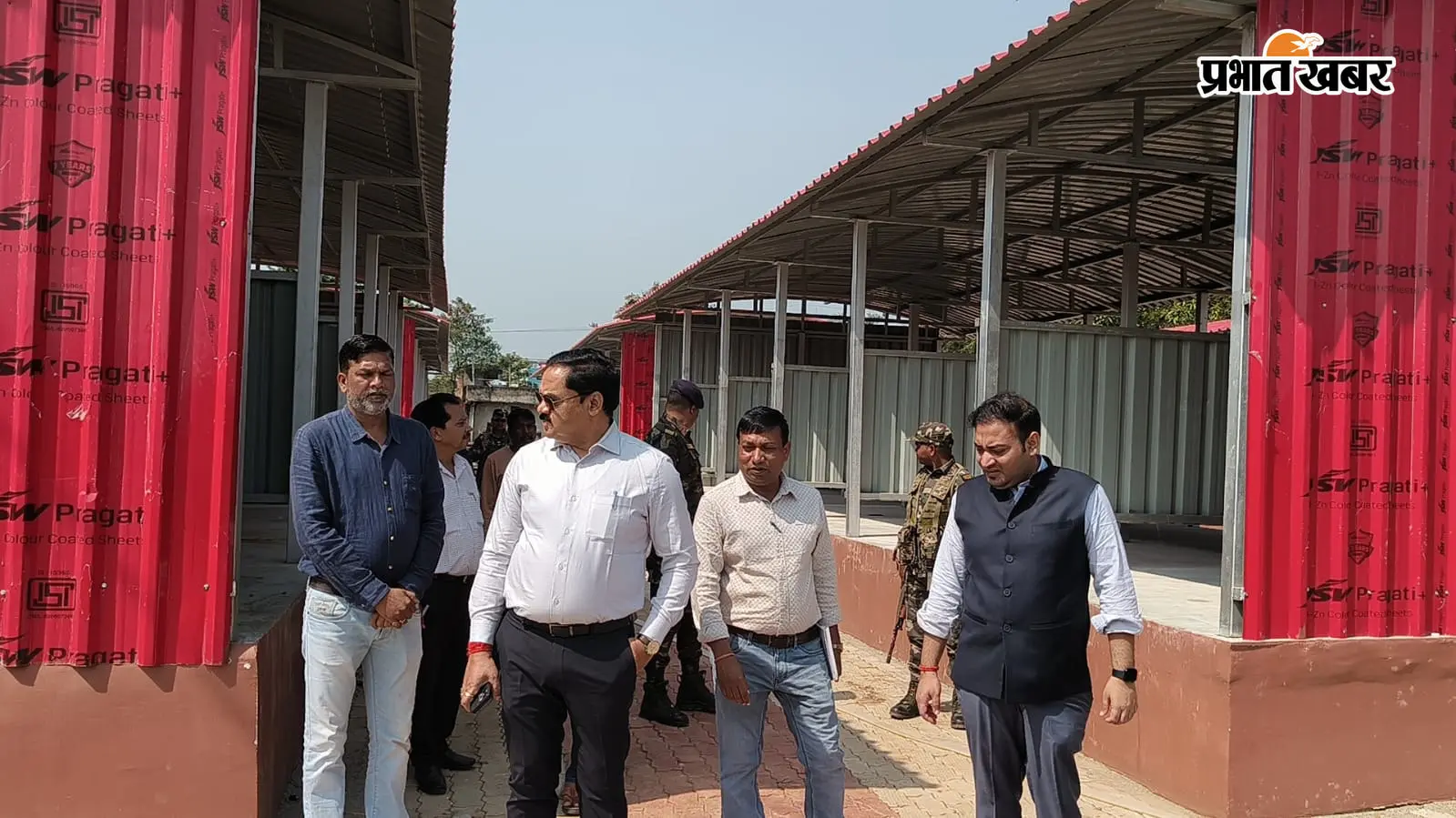 65 दुकानें तैयार, फिर भी बाजार बंद; खबर के बाद गुमला प्रशासन ने लिया जायजा