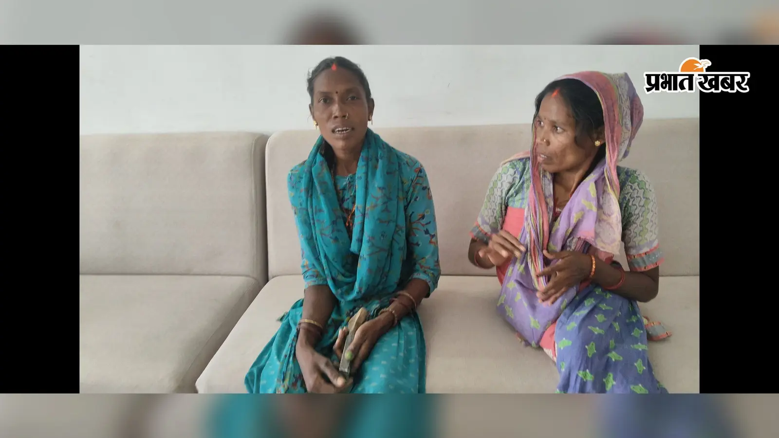 Garhwa News: एक साल से बैसाखी के लिए तरस रही दिव्यांग, डीसी से लगायी गुहार
