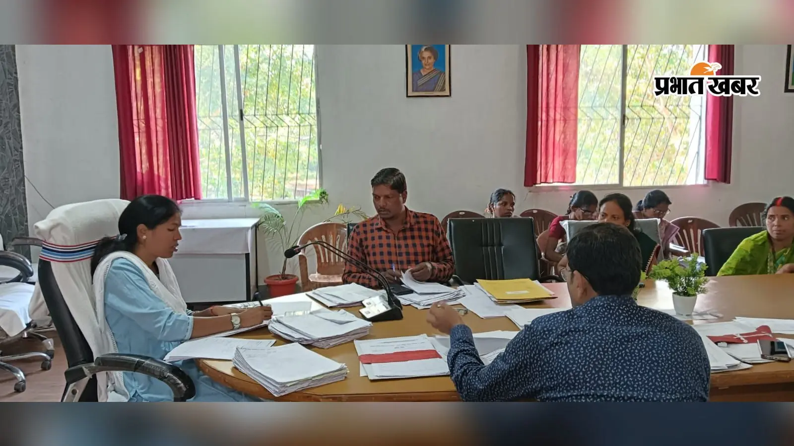 घर-घर जाकर करें मतदाताओं का सत्यापन, लोहरदगा में SIR कार्य की समीक्षा