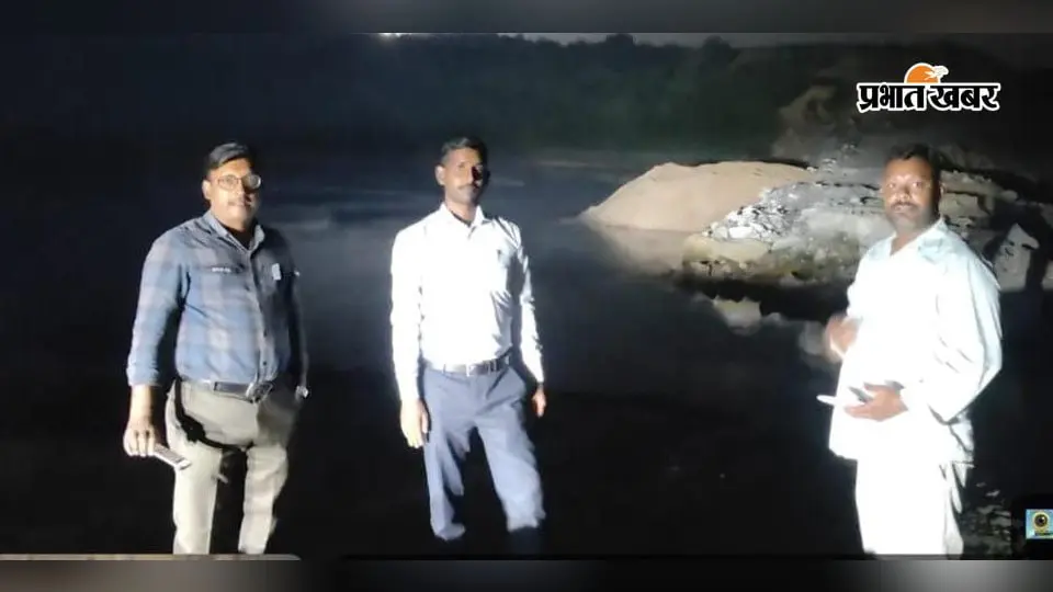 उड़सू नदी में अवैध बालू खनन मामले में प्राथमिकी, पोकलेन-बोलेरो जब्त