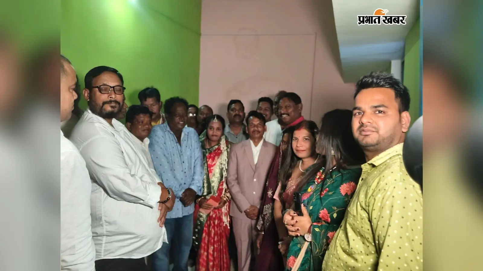 अर्जुन मुंडा पहुंचे लचरागढ़, सुजान मुंडा की सगाई में कार्यकर्ताओं से भी किया संवाद