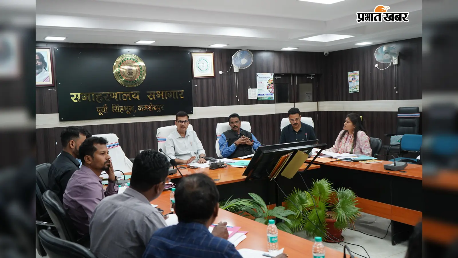 विकास योजनाओं में देरी पर डीसी सख्त, ठेकेदारों की लापरवाही पर होगी सीधी कार्रवाई, जानें क्या दिए निर्देश