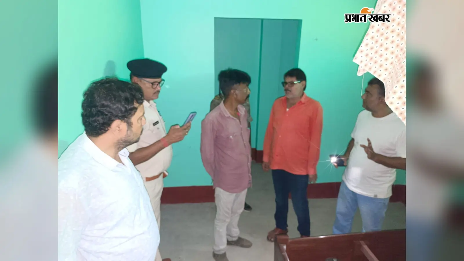 गोड्डा में सूना मकान देख दूसरी मंजिल पर तोड़ा ताला, 1.5 लाख का सामान ले उड़े चोर