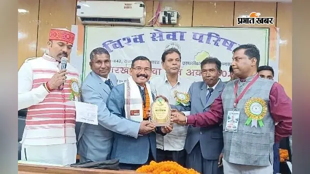जंगल के गांव से सेवा रत्न तक, सीताराम भगत ने 40 साल में बनाई अलग पहचान