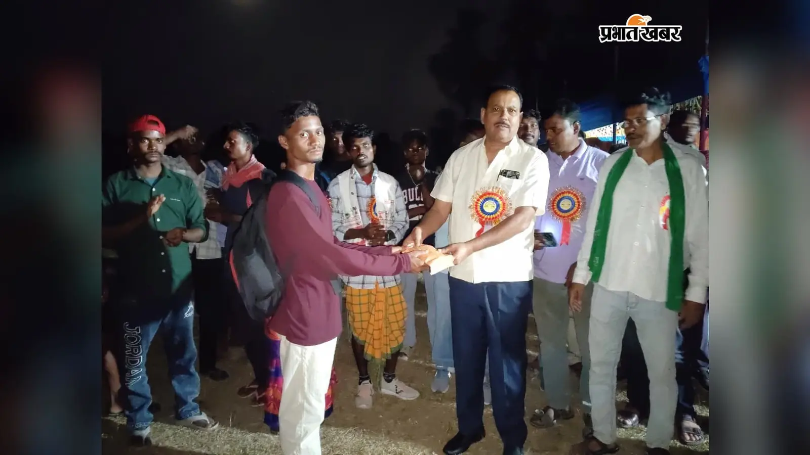 फुटबॉल टूर्नामेंट में छोटा रांगा पतना बना चैंपियन, 60 हजार रुपये का जीता पुरस्कार