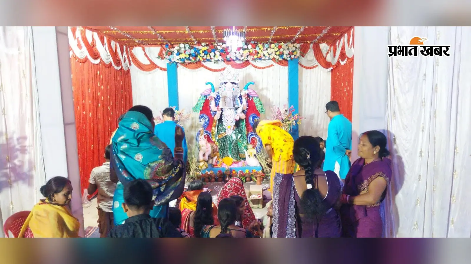 शरद पूर्णिमा पर लक्ष्मीमय हुआ सरायकेला, कहीं महिलाओं ने तो कहीं पुरुषों ने निकाली कलश यात्रा, यहां देखें तस्वीरें