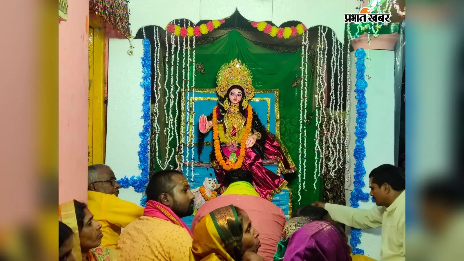 बेलबरना में धूमधाम से हुई मां लख्खी की पूजा : बांग्ला भजनों पर झूमे श्रद्धालु