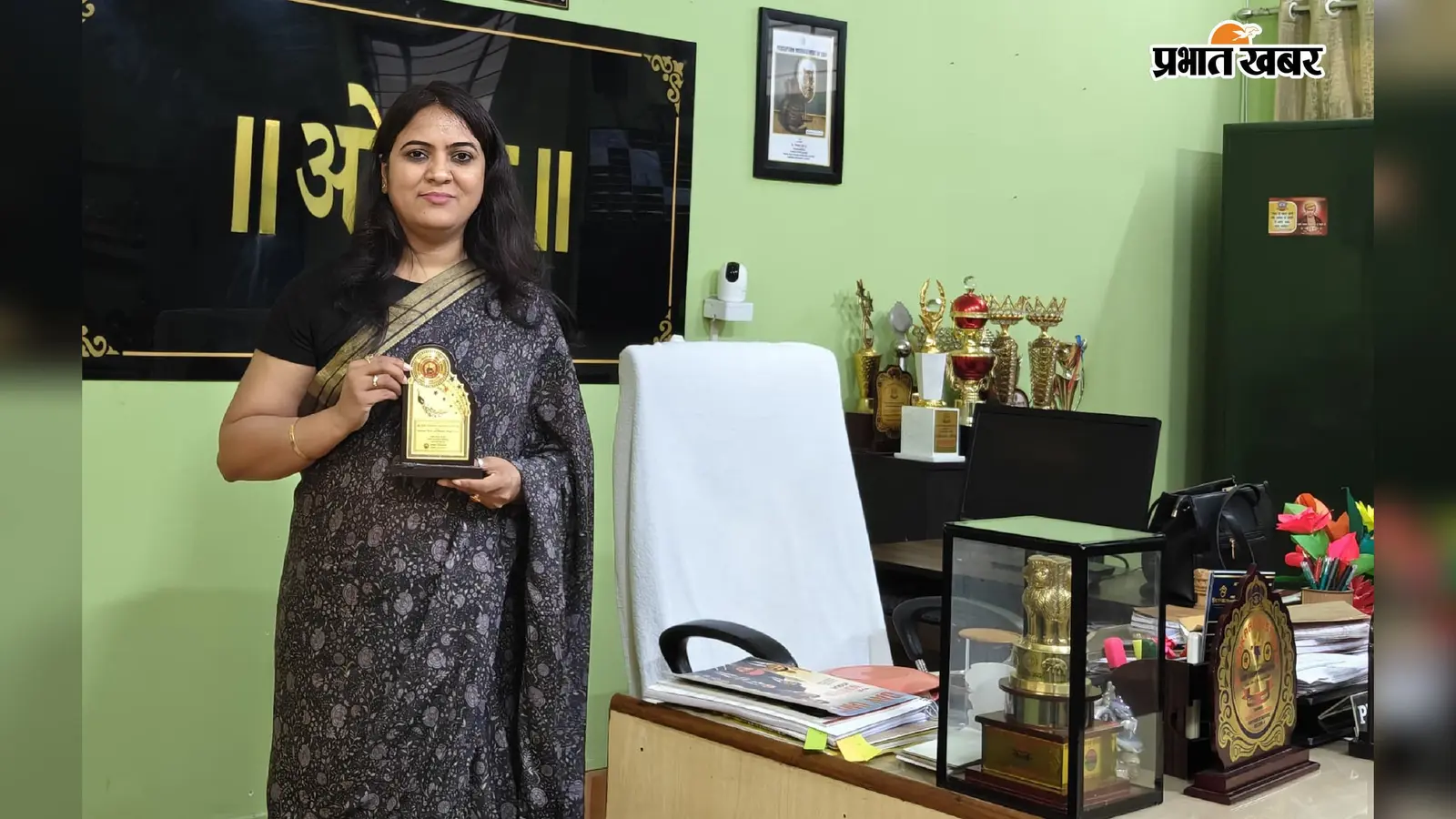 बोकारो के डीएवी-6 स्कूल में छाई खुशी: हिंदी ओलंपियाड में छह विद्यार्थियों ने जीते स्वर्ण पदक, प्राचार्या भी सम्मानित