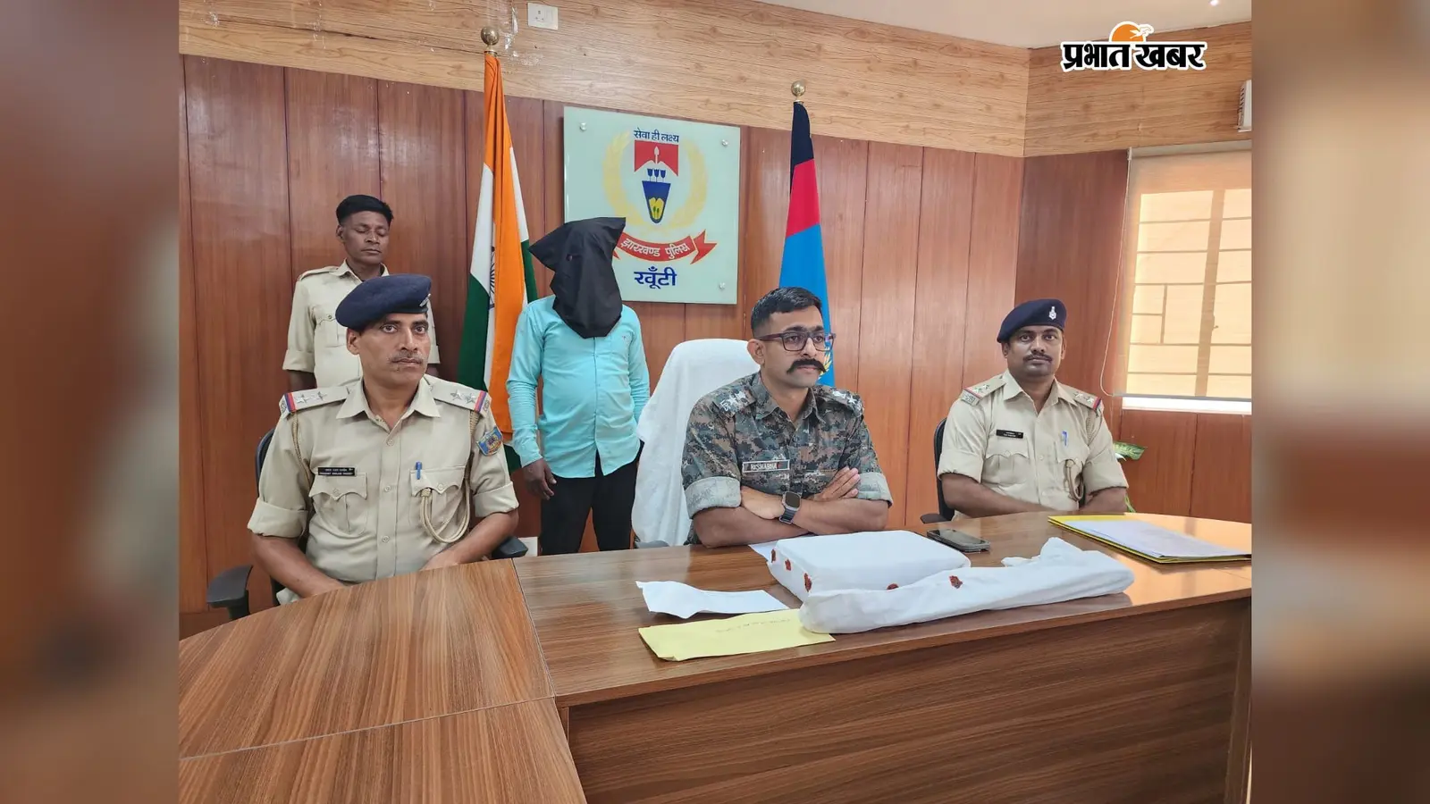 खूंटी में महिला की हत्या का आरोपी गिरफ्तार, खून लगी टांगी और कपड़े बरामद