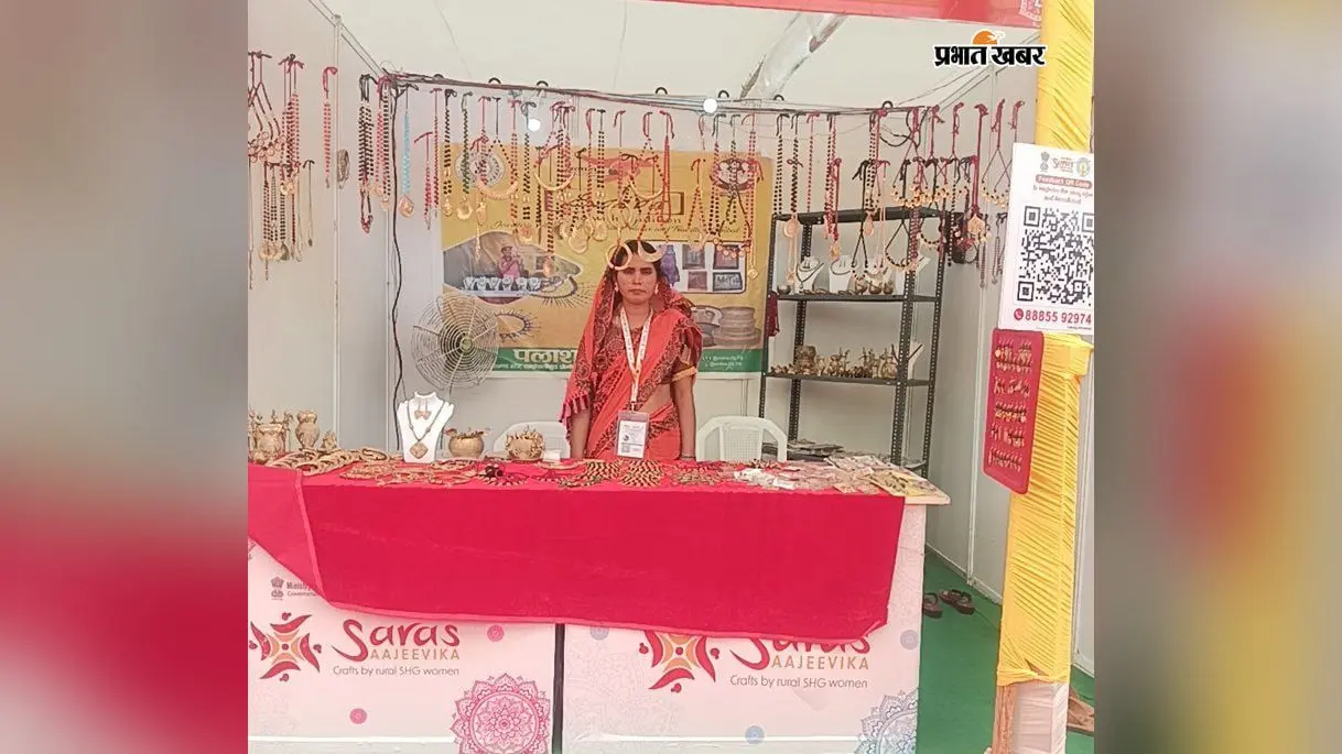 राष्ट्रीय सरस मेले में चमकी दुमका की डोकरा कला, अर्जिना जादुपटिया कर रहीं जिले का प्रतिनिधित्व