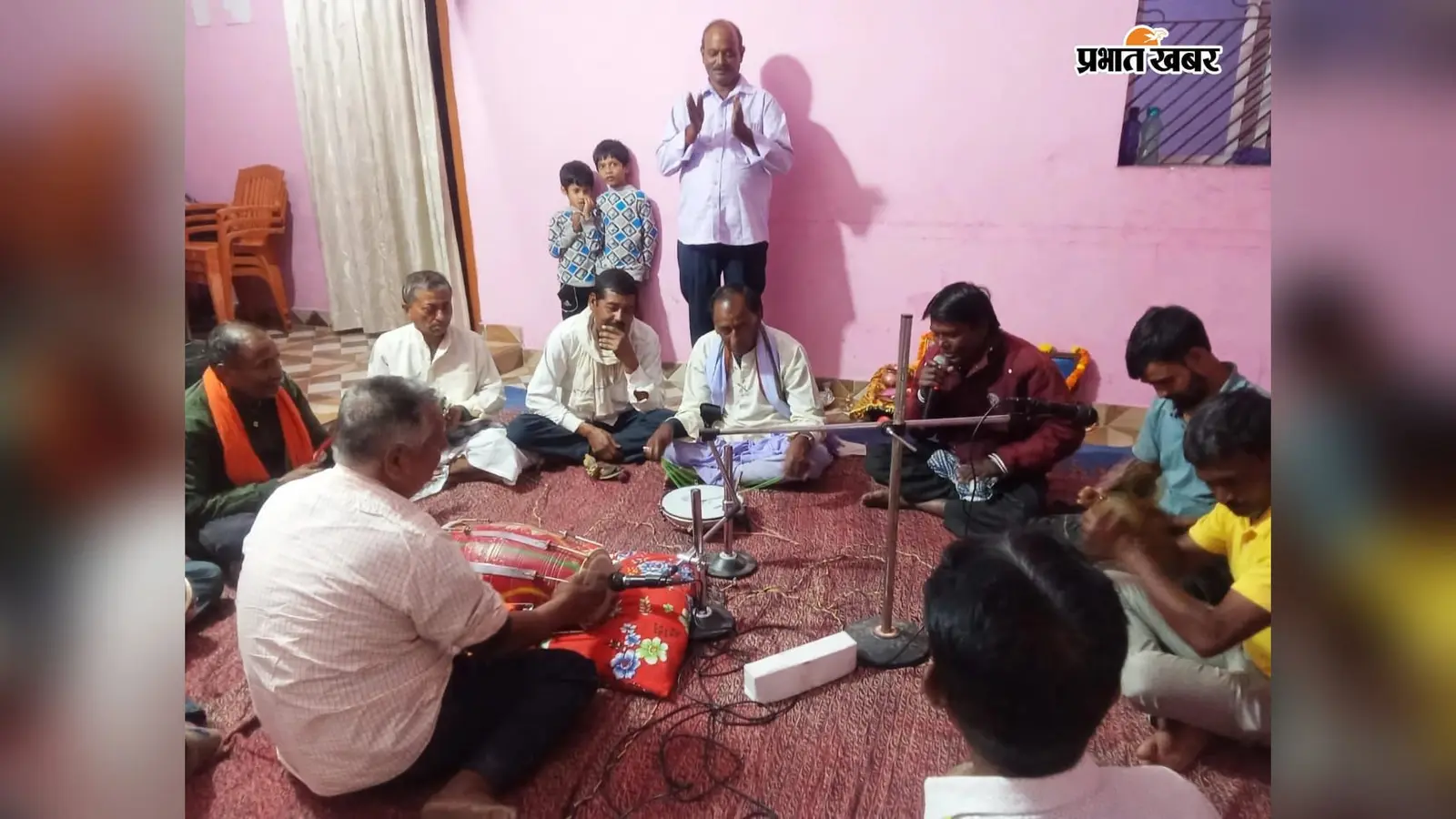 गुमला में शरद पूर्णिमा पर सजी भजन संध्या, गणेश वंदना से हुआ कार्यक्रम का शुभारंभ