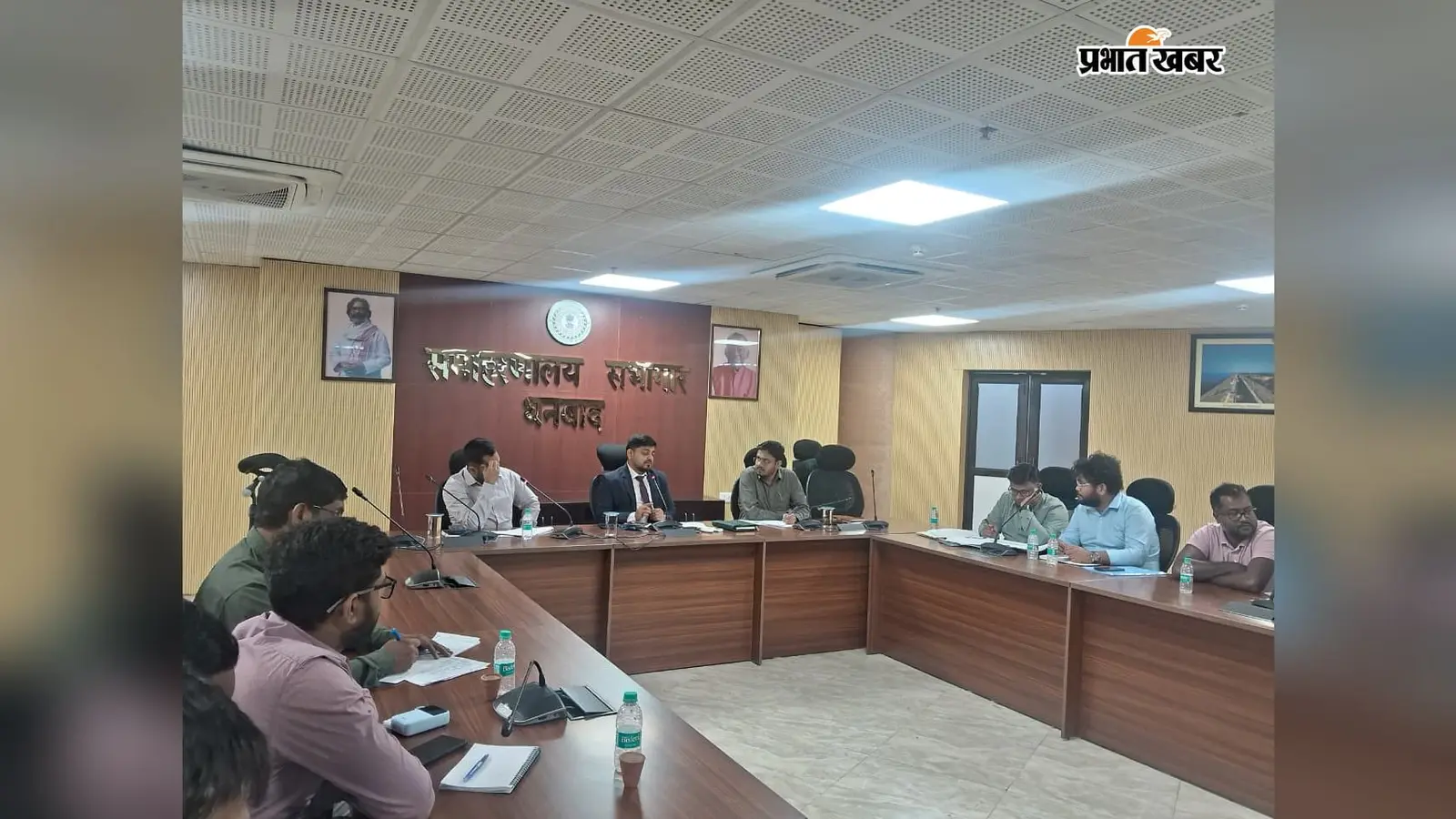 धनबाद: डीएमएफटी कार्यों में ढिलाई पर डीसी आदित्य रंजन सख्त, एजेंसियों को दी कड़ी चेतावनी