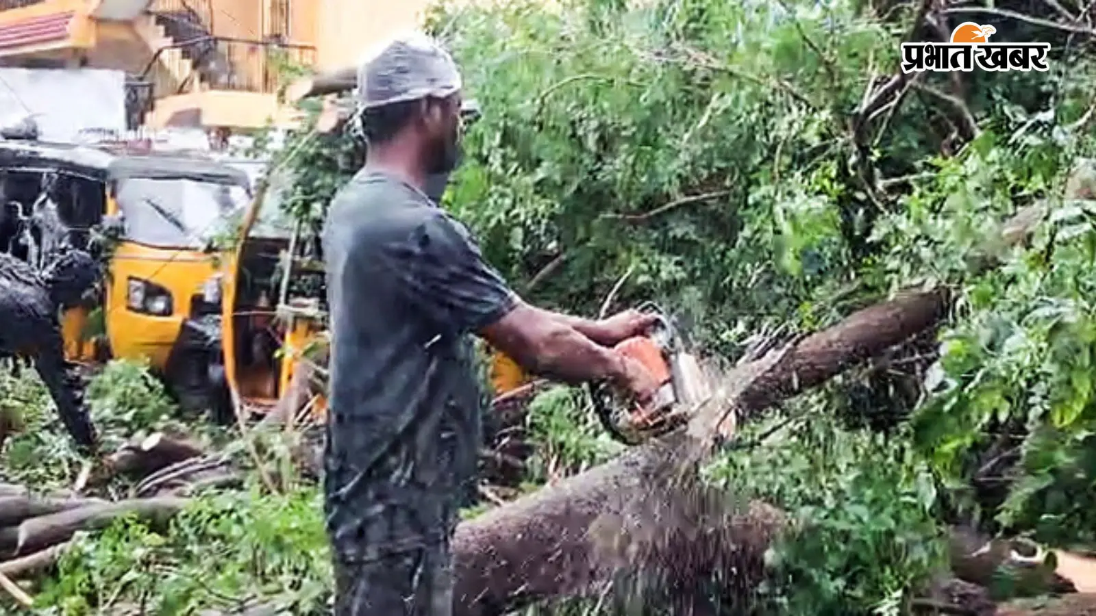 Cyclone Arnab LIVE: 'अर्नब' का काउंटडाउन शुरू, आंध्र तट से टकराने लगीं तेज हवाएं, रात 2 से 4 बजे के बीच लैंडफॉल की आशंका