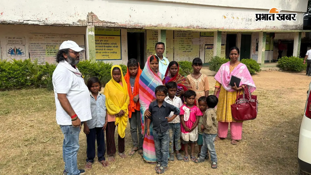 दस्तावेज के अभाव में स्कूल से दूर थे बच्चे, प्रशासन की पहल से 5 का हुआ नामांकन