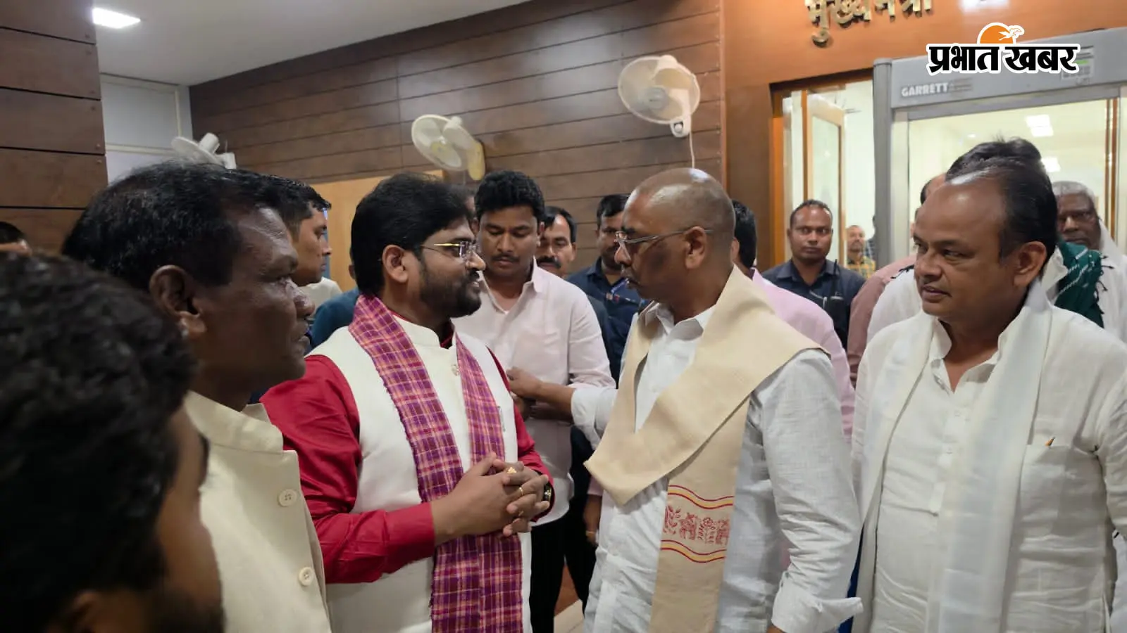 माटी उद्योग को बढ़ावा देने के लिए सीएम हेमंत सोरेन से मिले अविनाश देव