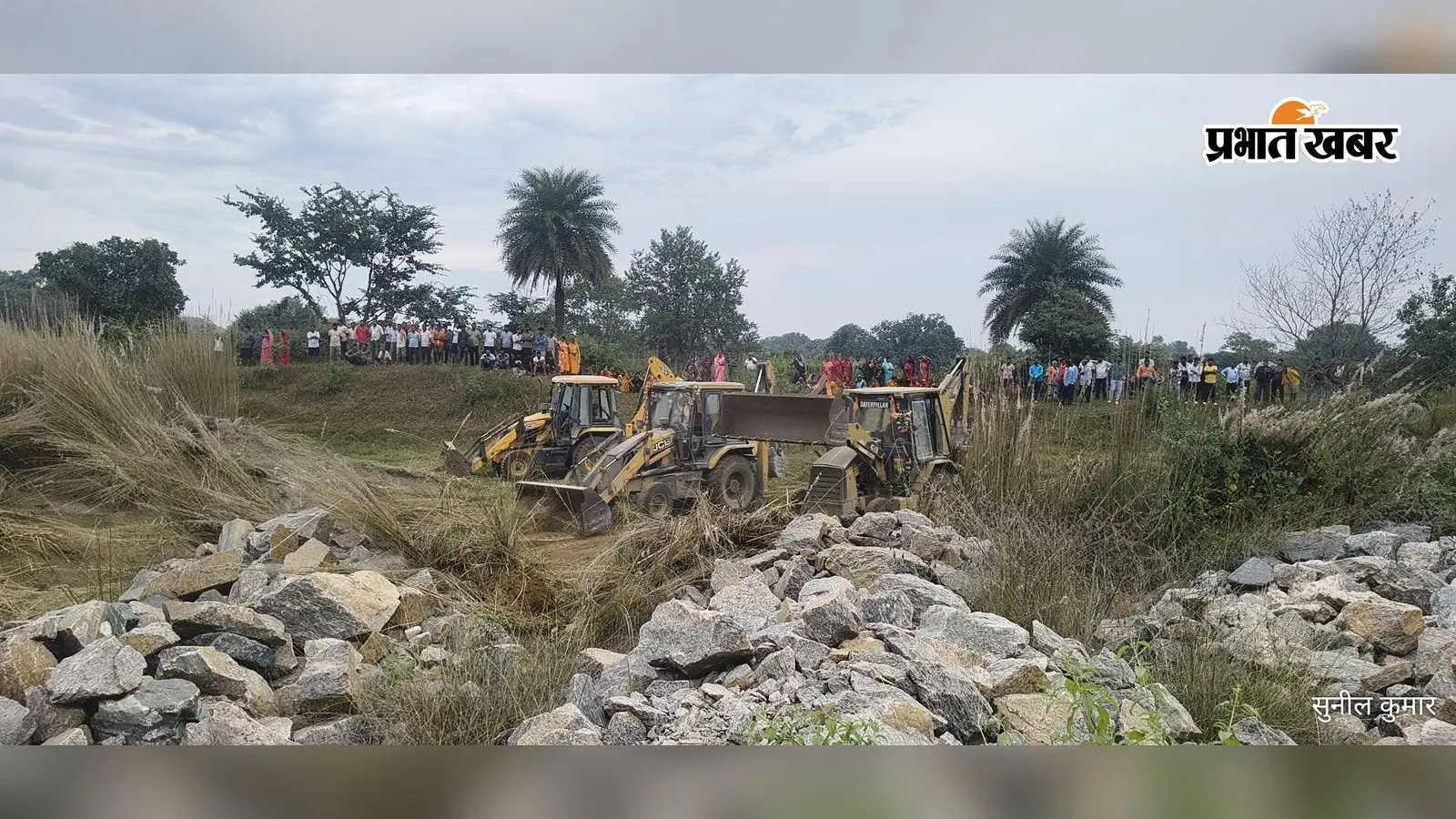 Watch Video: ग्रामीणों ने श्रमदान से संवारा चार एकड़ में फैला ऐतिहासिक दयाल तालाब