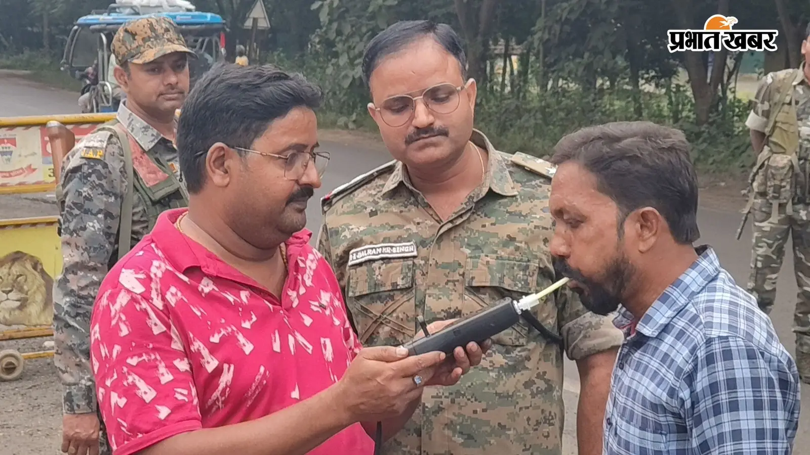काठीकुंड में ड्रिंक एंड ड्राइव के खिलाफ जांच, ब्रेथ एनालाइजर से चालकों की हुई जांच