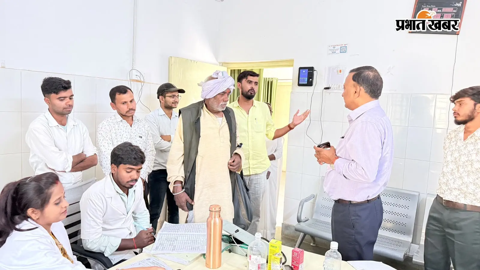 Garhwa News: रमकंडा अस्पताल से गायब मिले दो डॉक्टर, एक दिन की हाजिरी कटी