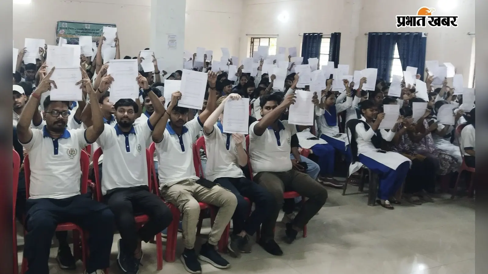 गोला में रोजगार अभियान: 326 युवाओं ने लिया हिस्सा, 280 अभ्यर्थियों का पांच कंपनियों में चयन