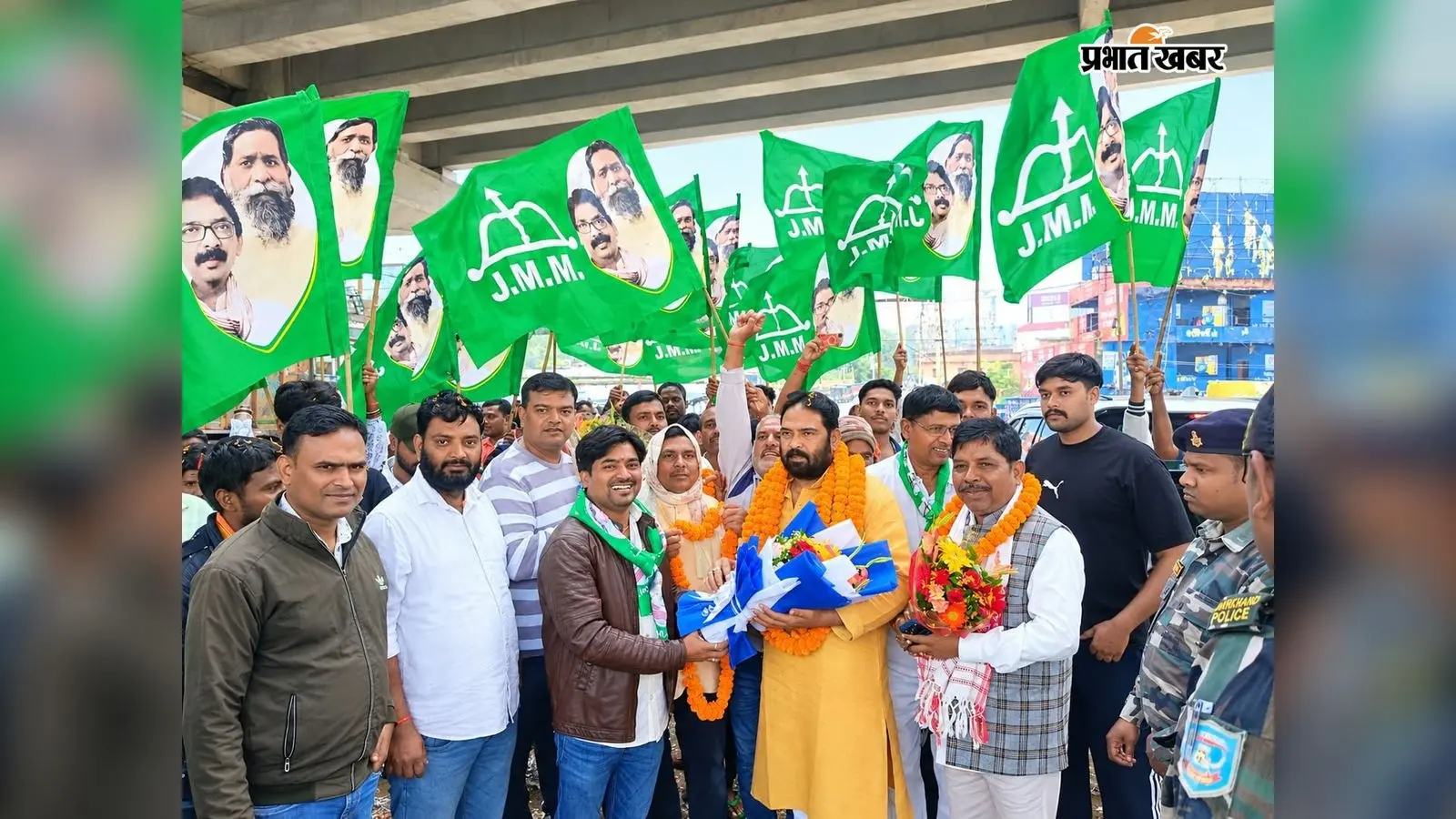 हजारीबाग में झामुमो नेताओं का जोरदार स्वागत, कार्यकर्ताओं ने दिखायी एकजुटता