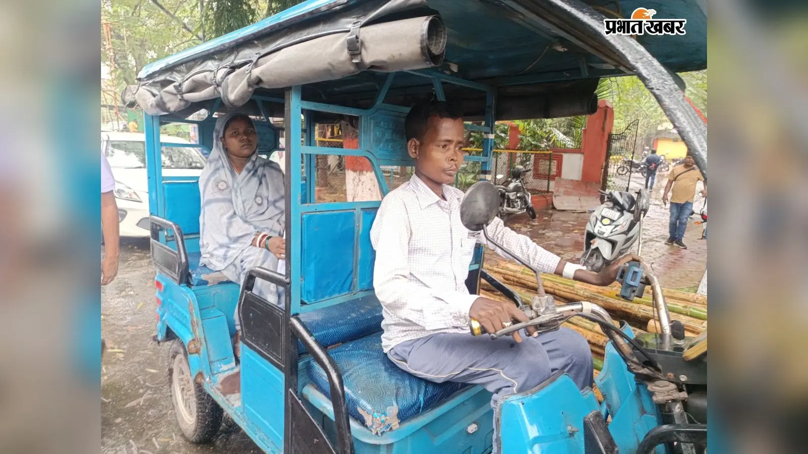 धनबाद में थैलेसीमिया मरीजों की दुर्दशा: 10 दिनों से खून के लिए भटक रहे टोटो चालक, अस्पतालों के लगा रहे चक्कर