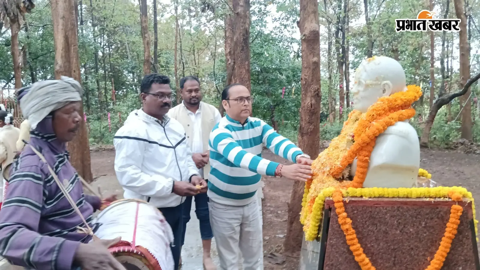कार्तिक उरांव की जयंती पर गुमला में श्रद्धांजलि, आदिवासी अधिकारों की रक्षा का संकल्प