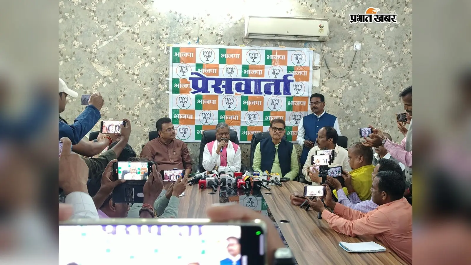 ‘लोकतंत्र बचाओ, अराजकता हटाओ’ अभियान, हजारीबाग में बाबूलाल मरांडी ने बतायी BJP की रणनीति
