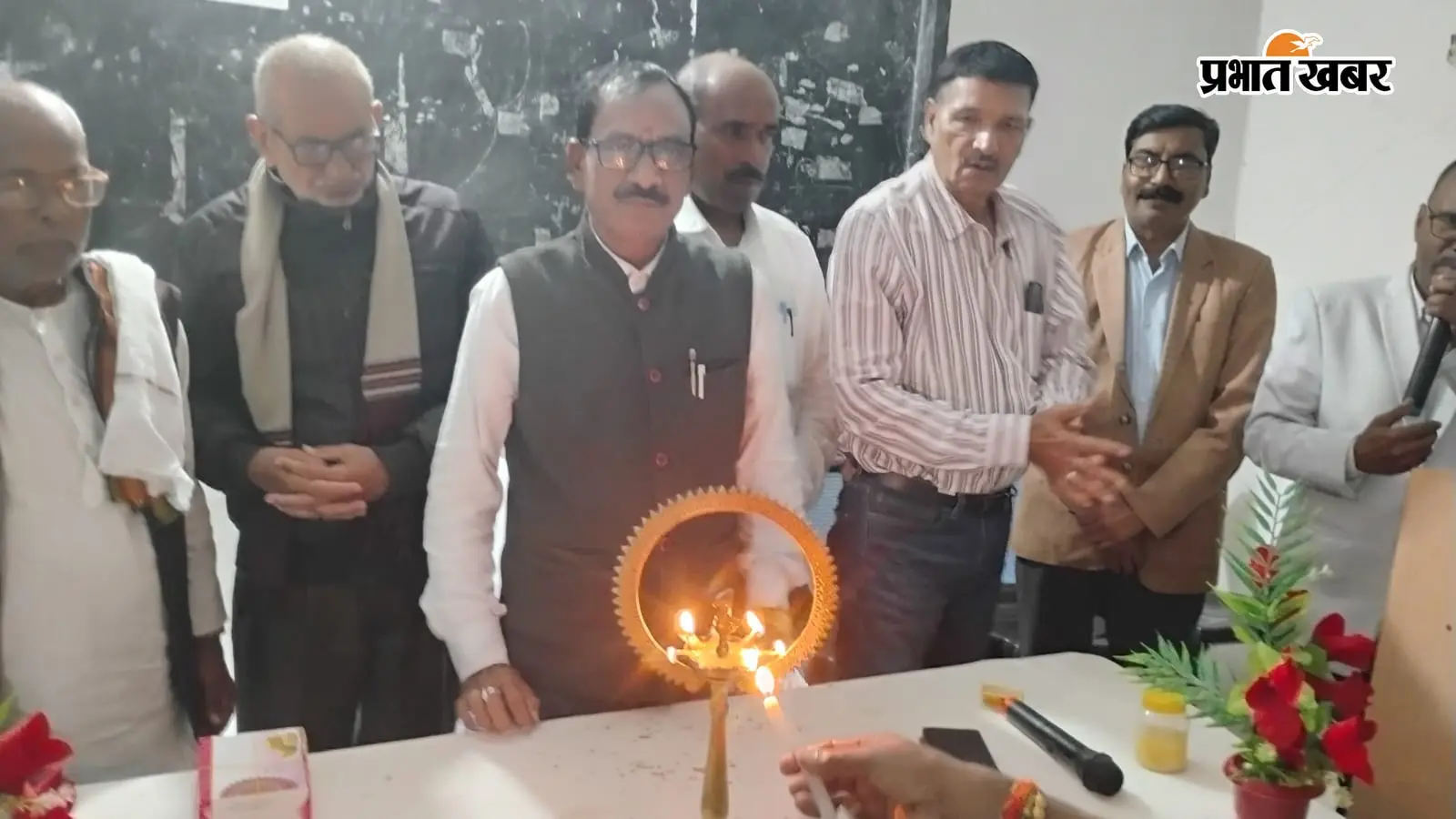 पिछड़े इलाके में शिक्षा की अलख जगाने वाले भद्रकाली कॉलेज के संस्थापक को किया याद, पुण्यतिथि पर बांटे कंबल