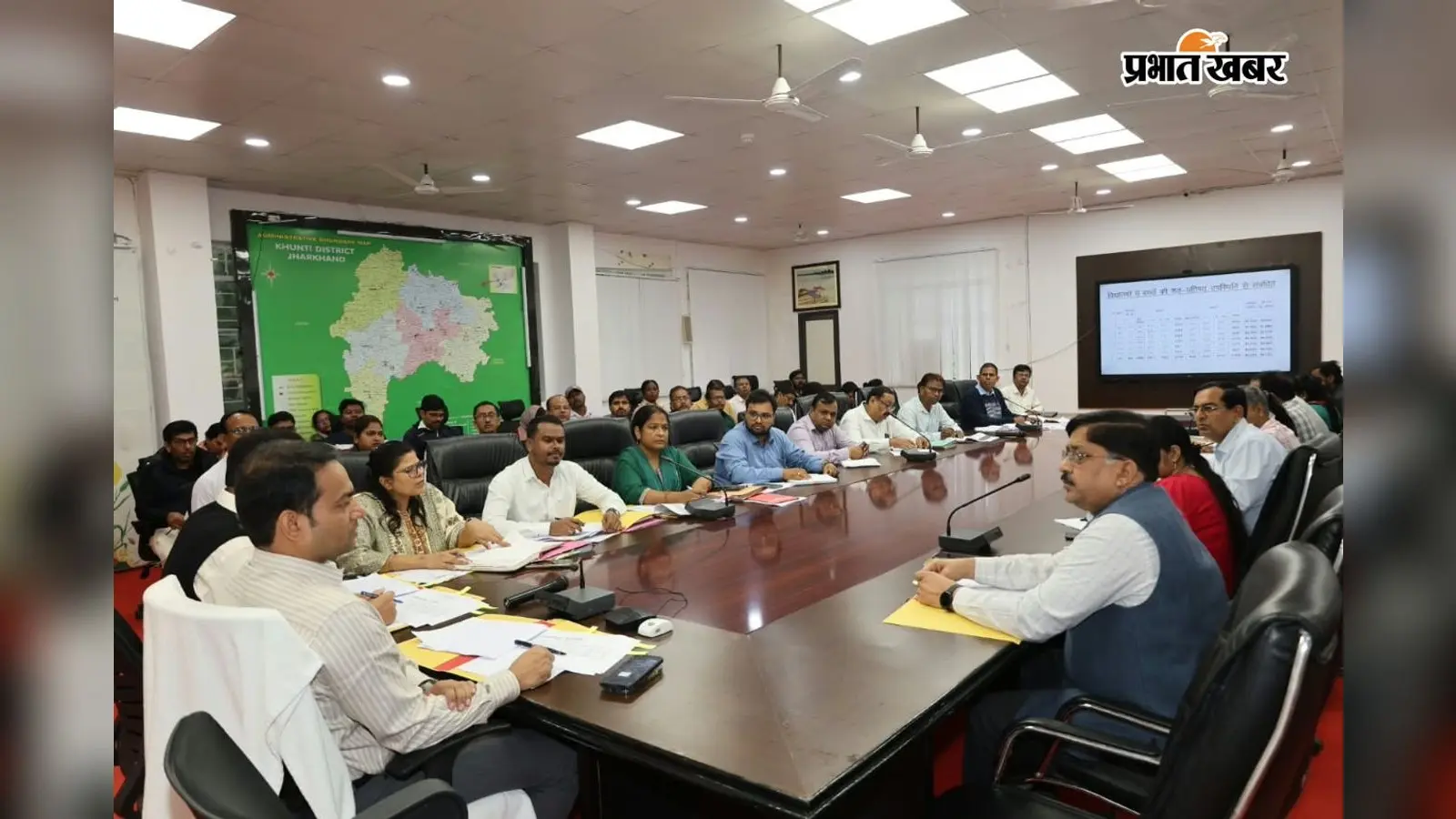 खूंटी के स्कूलों में मिड-डे मील से लेकर पढ़ाई तक की समीक्षा, खराब प्रदर्शन वाले बीआरपी को चेतावनी