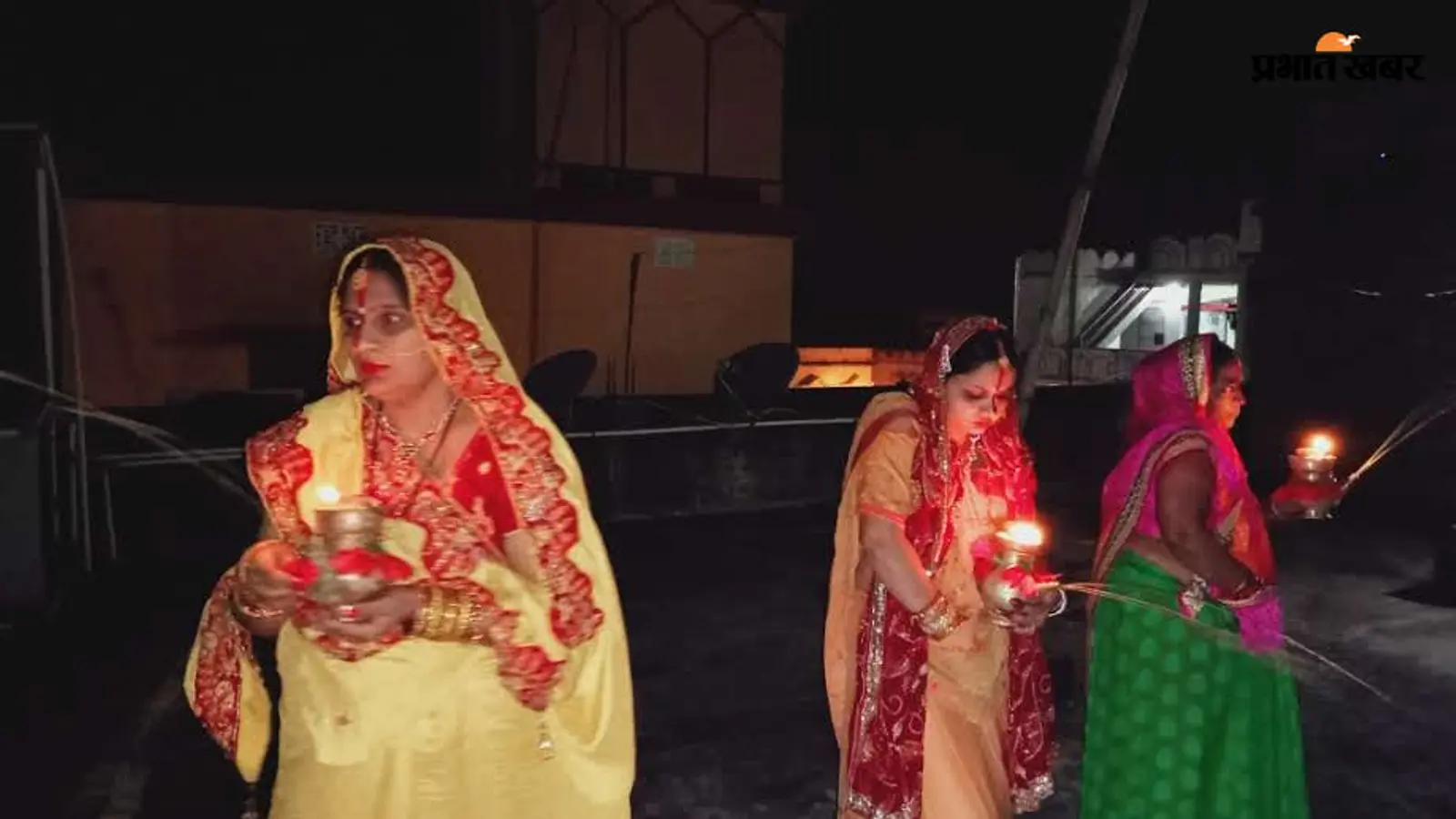 करवा चौथ पर ‘अर्नब’ का ग्रहण, बादलों में छिपा चांद तो बिना दीदार टूटा सुहागिनों का व्रत