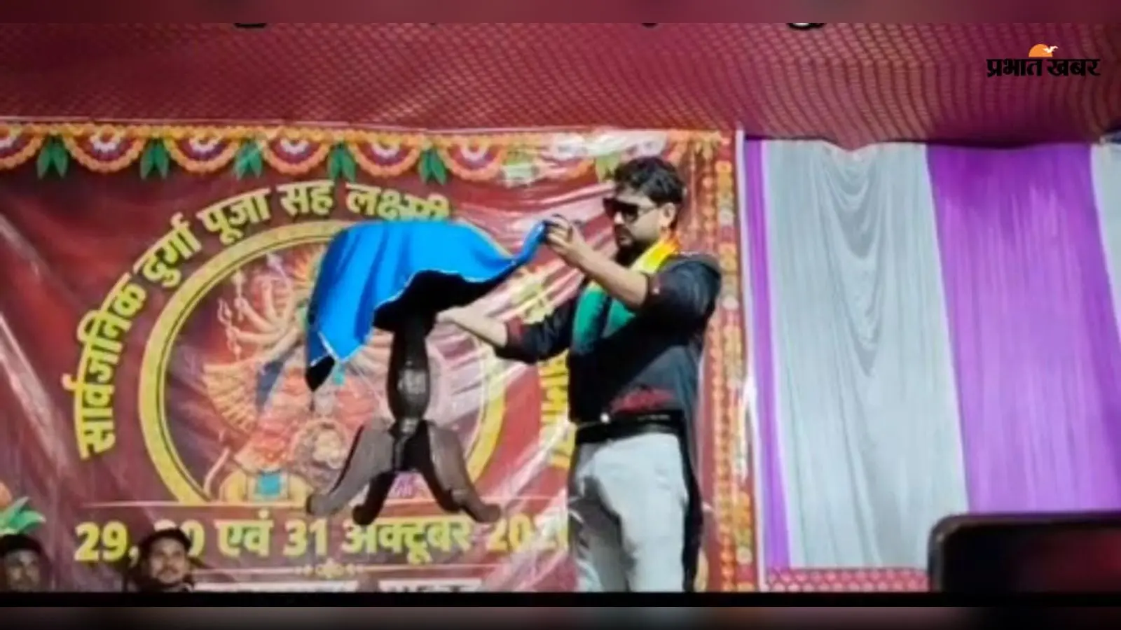 जादूगर के हैरतअंगेज करतब और बंगाल की जात्रा ने बांधा समां, मेले में उमड़ी लोगों की भीड़