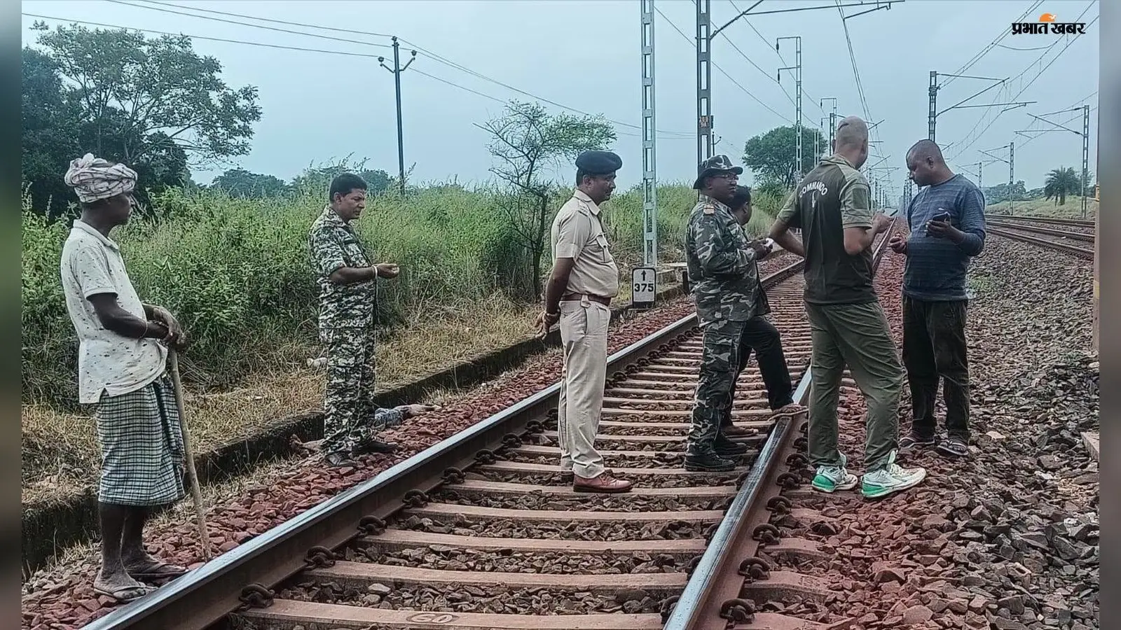 रोजी-रोटी की तलाश बनी आखिरी सफर... ट्रेन से गिरकर 36 वर्षीय युवक की मौत