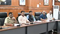 Watch Video: दुमका में दीपावली और छठ पर्व को लेकर प्रशासन अलर्ट, DC ने दिए घाटों पर गोताखोर तैनात करने के निर्देश